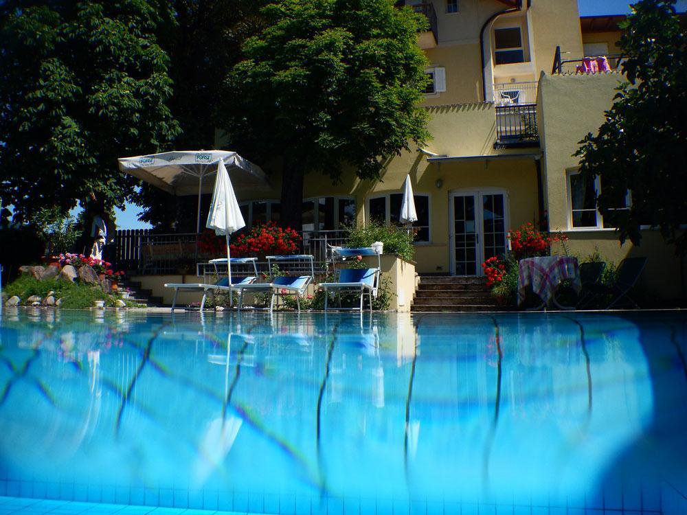 Hotel Stampfer B&B Лайвес Экстерьер фото